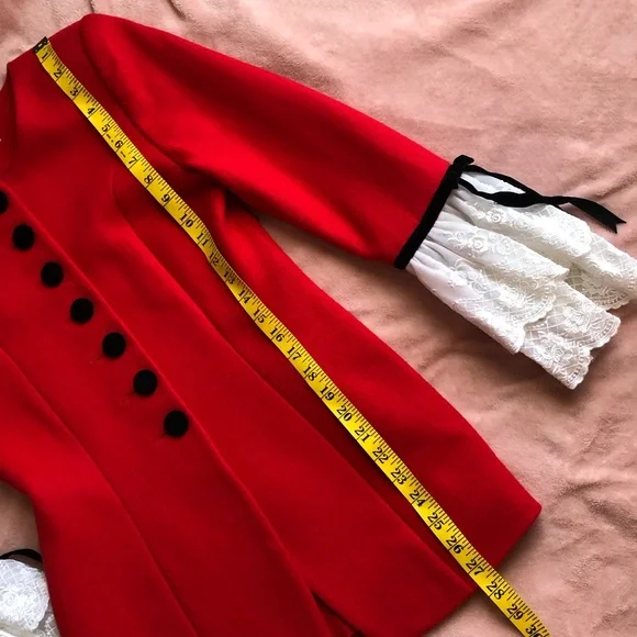 Vintage red coat with lace - Picture 7 of 7